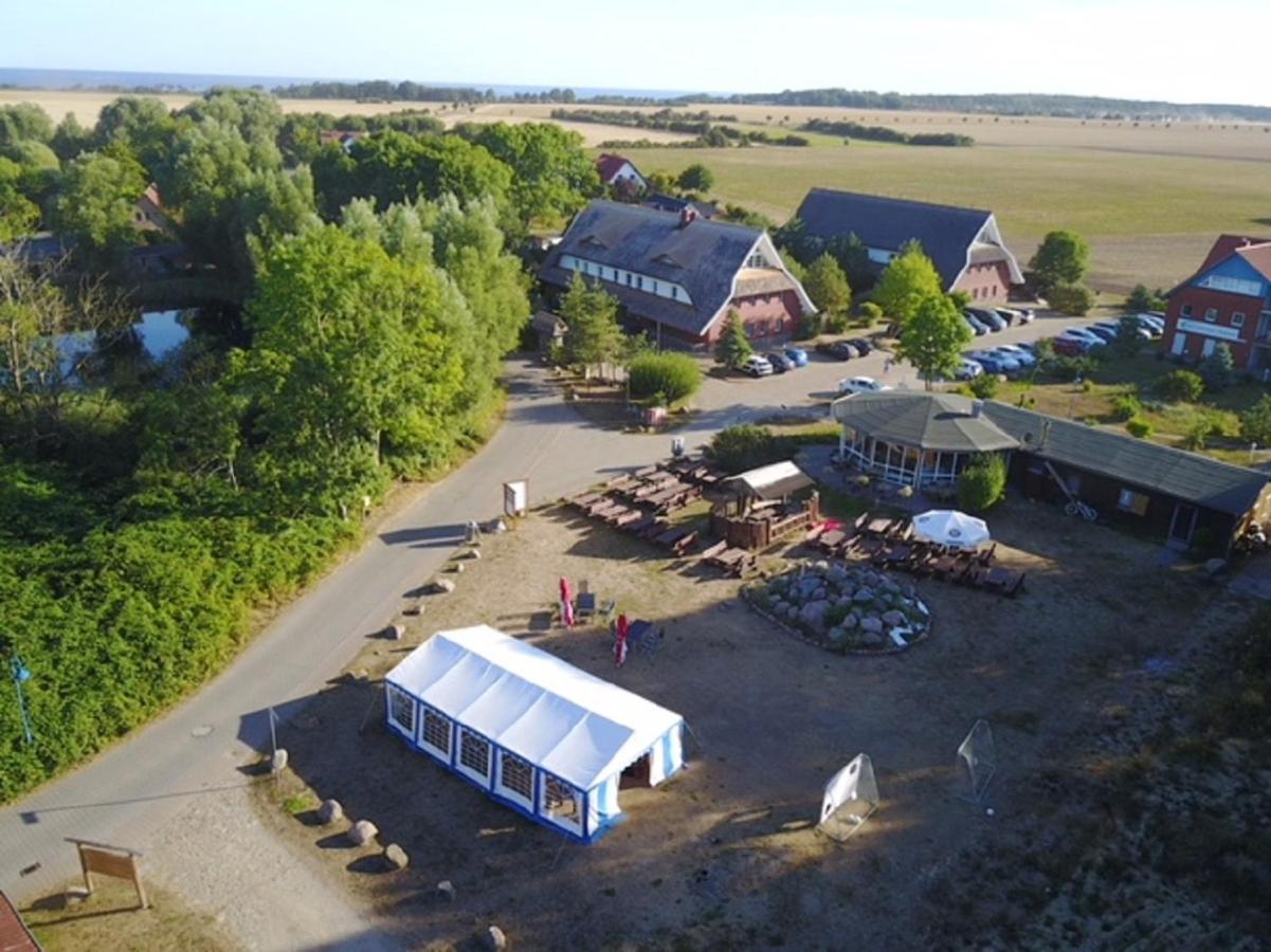 Ferienhausanlage am Teich - Haus 1 Dranske Exterior foto